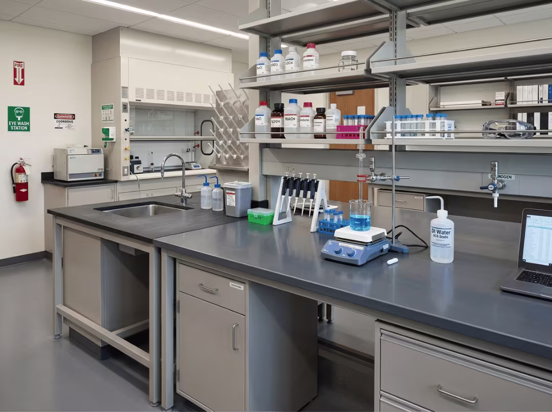 phenolic vs epoxy lab worktops